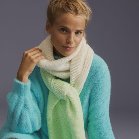 Anthropologie lightweight Cozy Knit Scarf in Cream and green new without tags - Picture 2 of 2